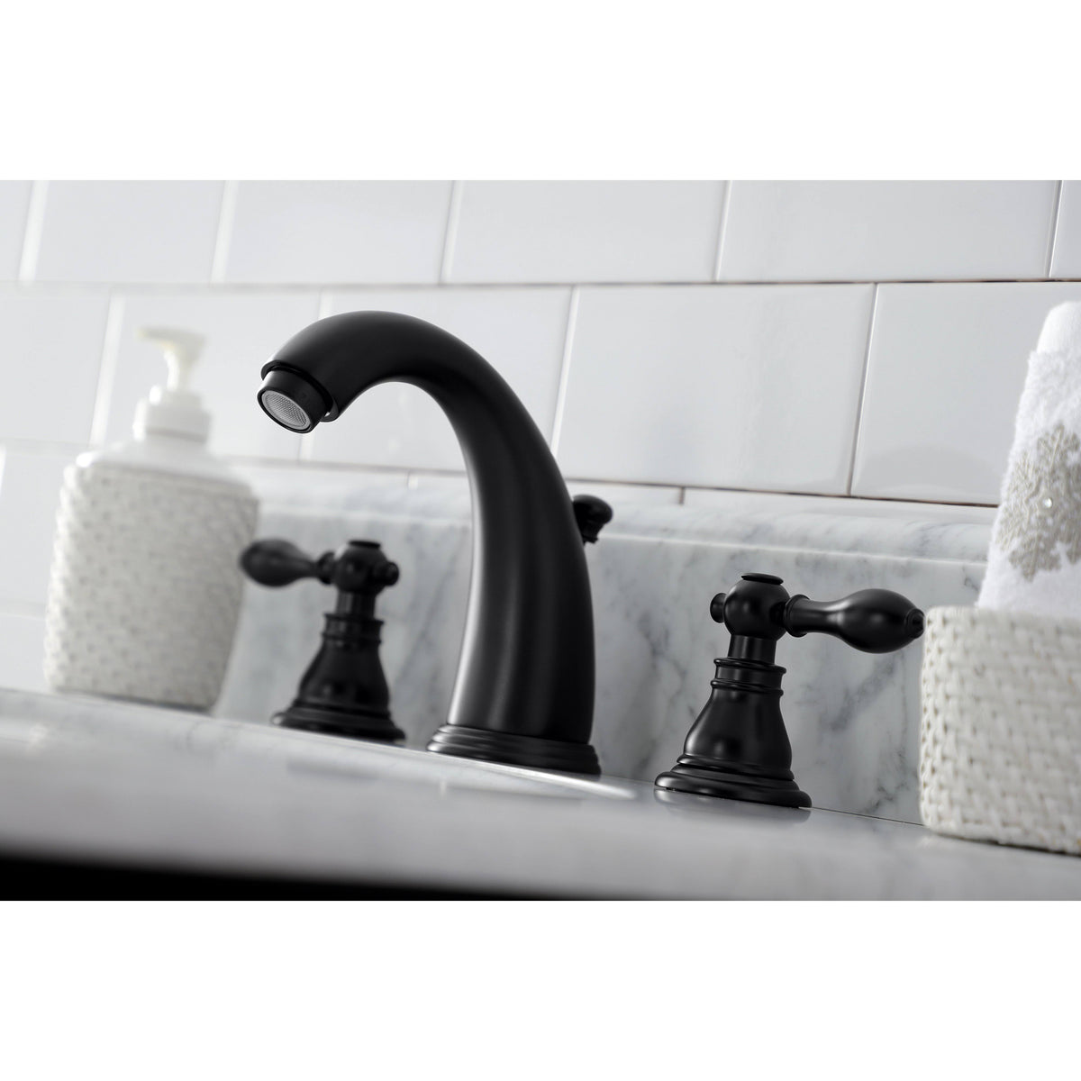 Widespread Bathroom Faucet with Pop-Up Brushed Brass L95246