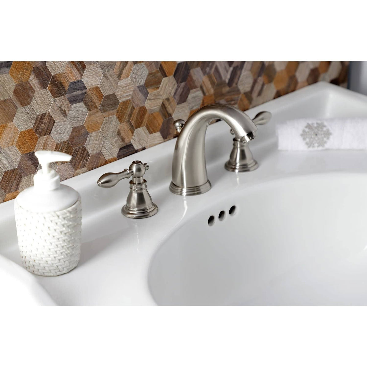 Widespread Bathroom Faucet with Pop-Up Brushed Brass L95246