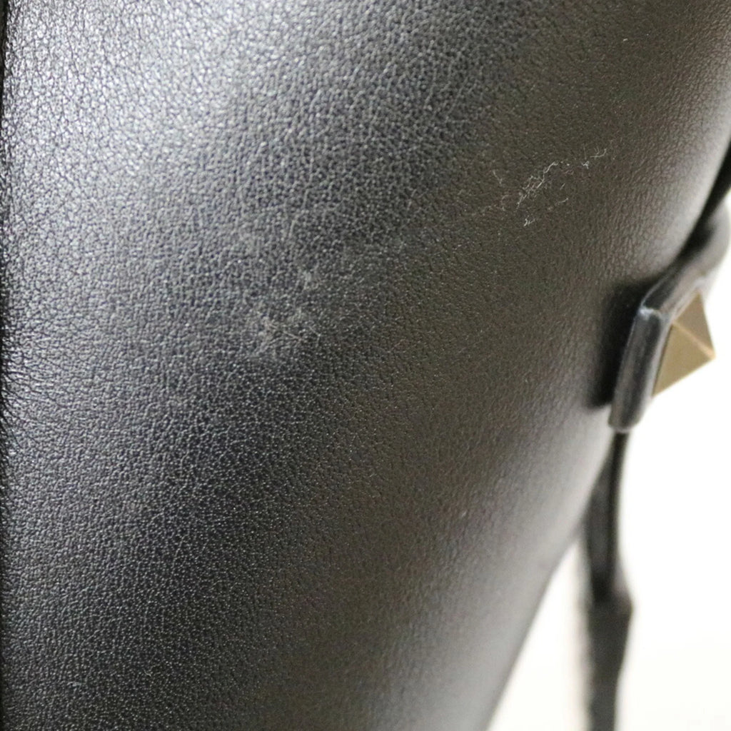 Pre-Owned Black Leather Shoulder Bag K39485