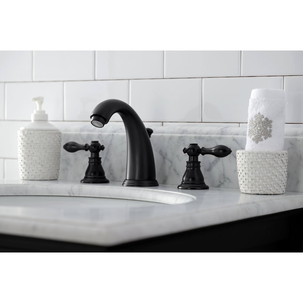 Widespread Bathroom Faucet with Pop-Up Brushed Brass L95246