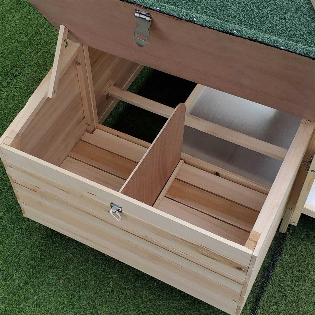 Wooden Chicken Coop with Nesting Box B363124