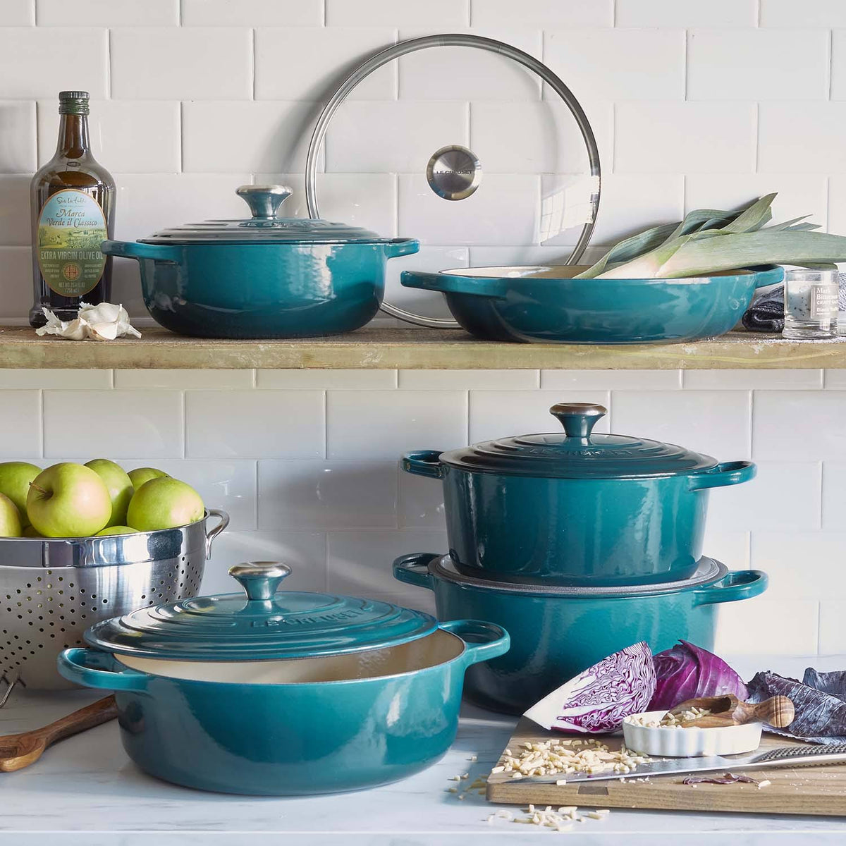 Cast Iron 6.75-Quart Deep Teal Oval Dutch Oven I999331