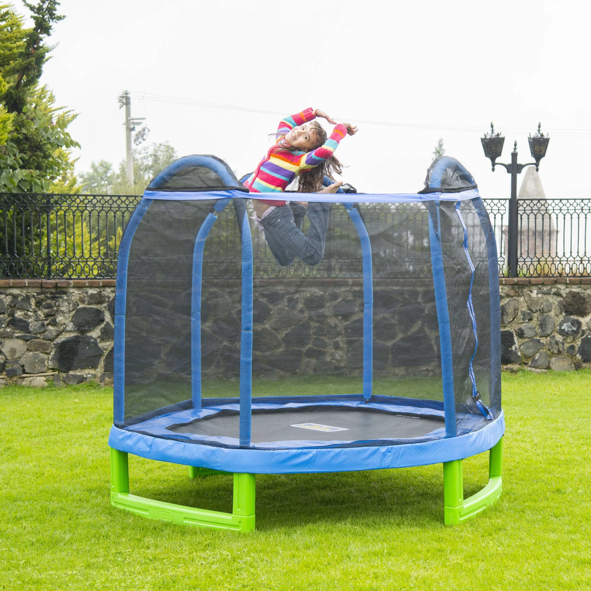 7-Foot Hexagon Trampoline for Kids E811