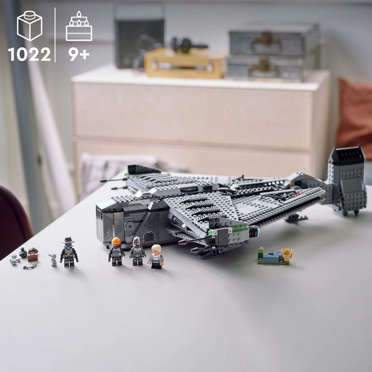 LEGO Star Wars Buildable Starship with Minifigure and Droid V5741