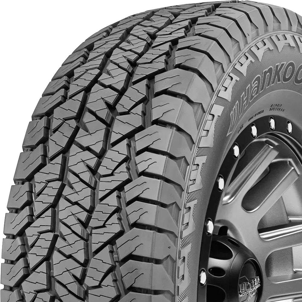 255/70R18 113T Tire X857886
