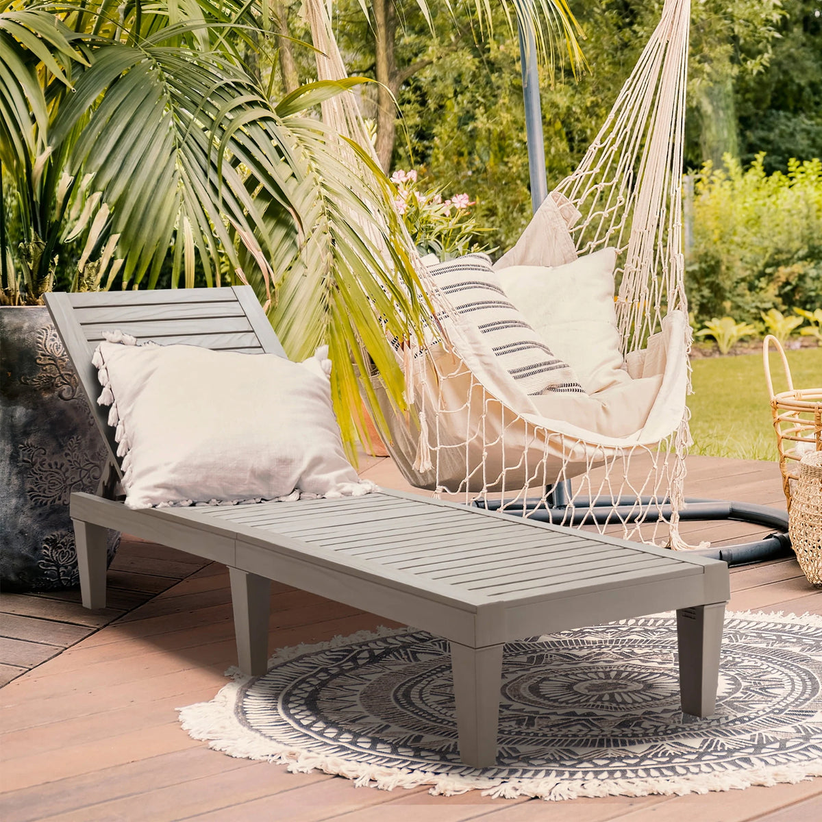 Adjustable Black Patio Lounge Chair U43454